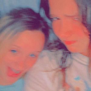 Meet your Posher, Chloe